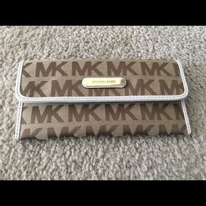 Michael Kors wallet
